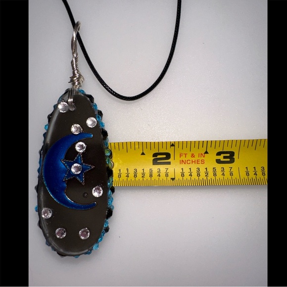 Moon & Star Charm Pendant Necklace - Picture 4 of 9